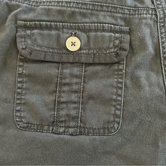 White House Black Market Black Bermuda Cargo Shorts women’s size 8 cotton blend - Picture 10 of 10